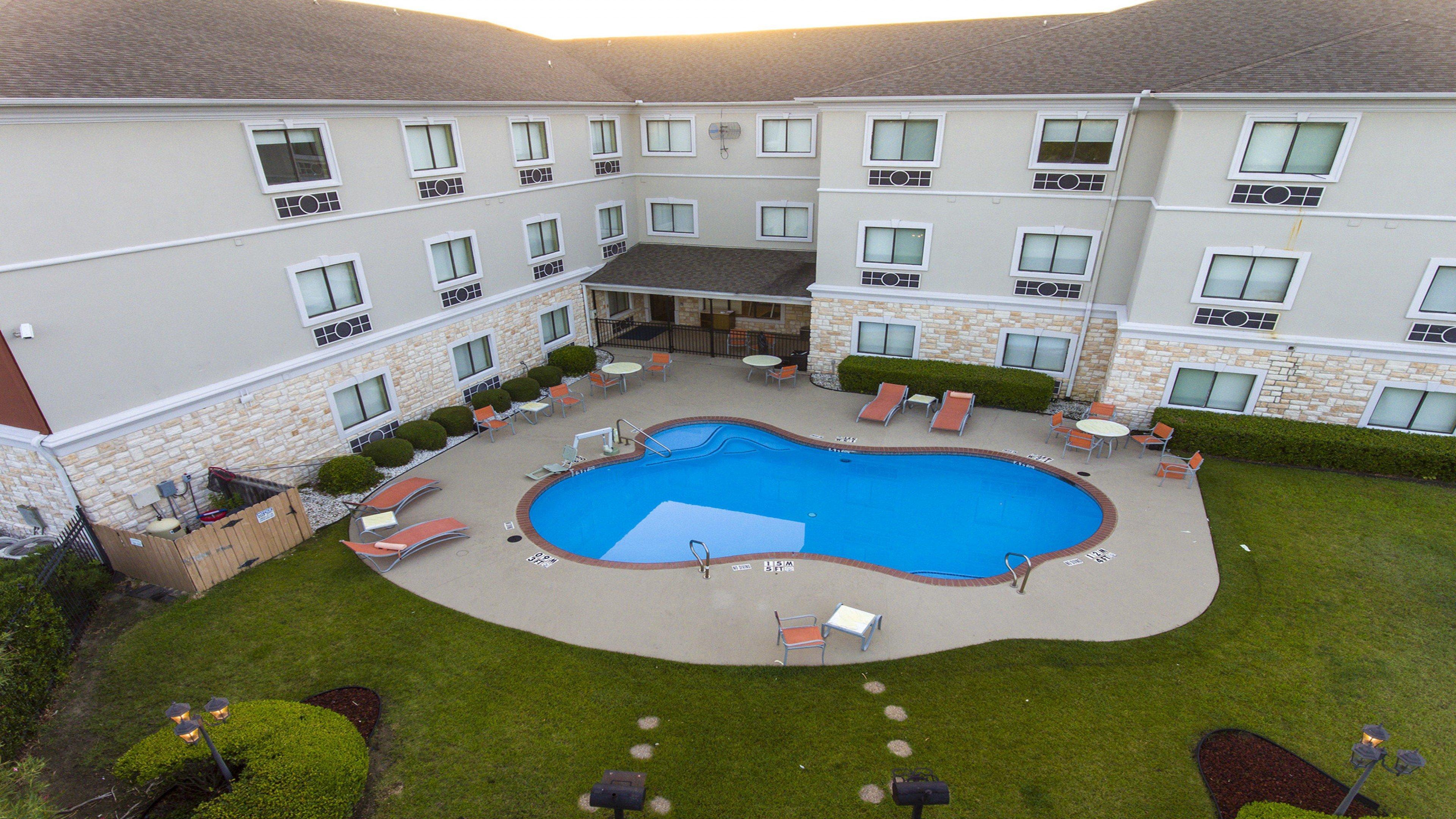 Holiday Inn Express Hotel & Suites Mount Pleasant By Ihg Exterior foto